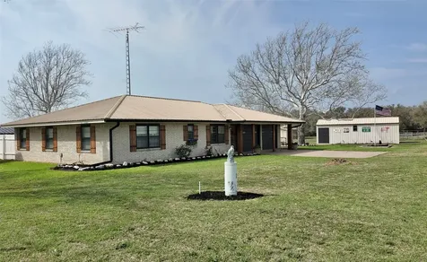 6603 Us Highway 90a W Shiner TX 77984