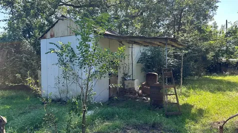 107 Church Street Willis TX 77378