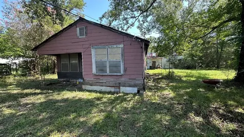 107 Church Street Willis TX 77378