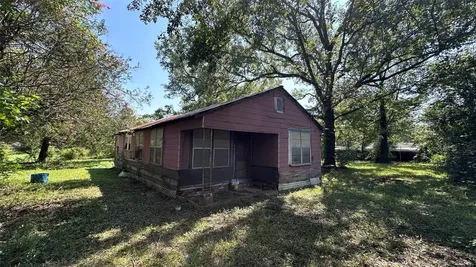 107 Church Street Willis TX 77378