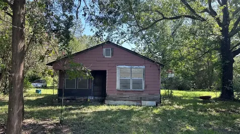 107 Church Street Willis TX 77378