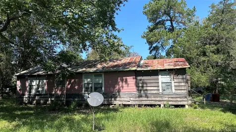 107 Church Street Willis TX 77378