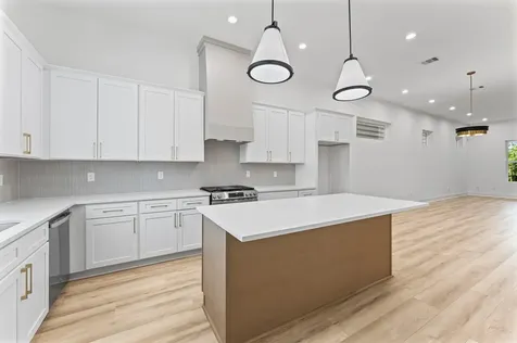 4131 De George Street Houston TX 77009