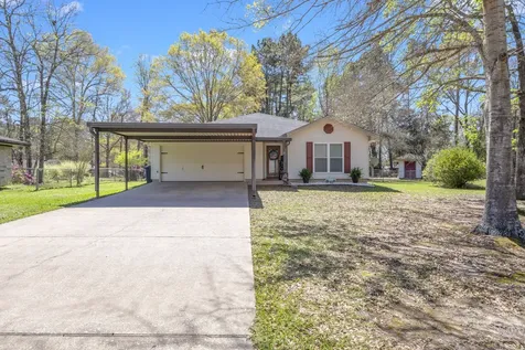 105 Spruce Street Village Mills TX 77663