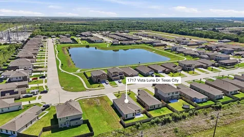 1717 Vista Luna Drive Texas City TX 77591