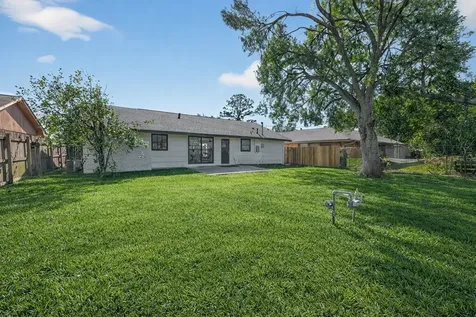 608 Lloyd Lane Baytown TX 77521
