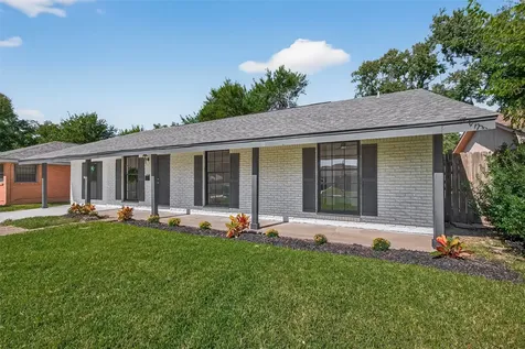 608 Lloyd Lane Baytown TX 77521