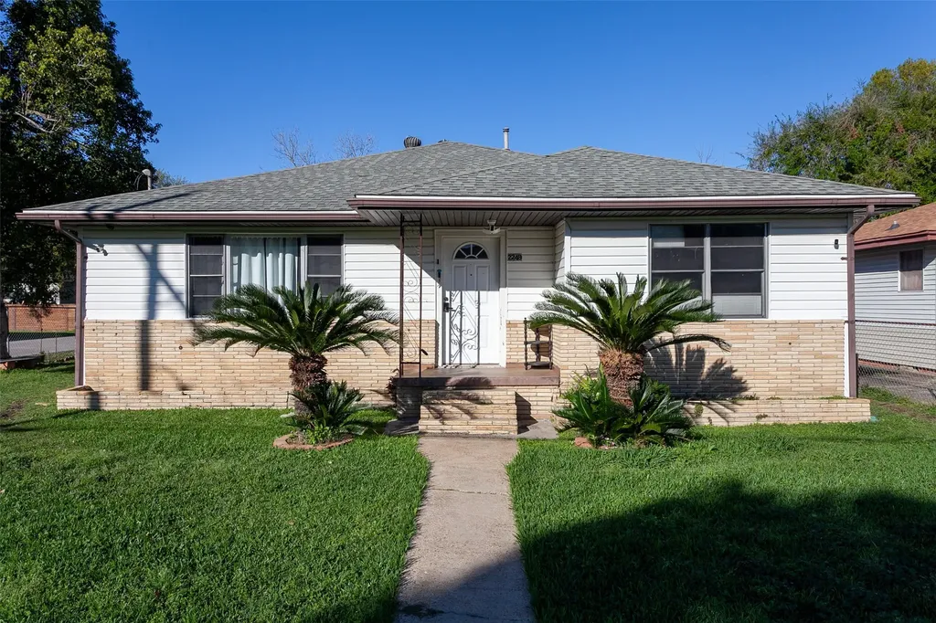 2248 7th Avenue Port Arthur TX 77642