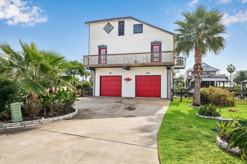 270 Isles End Road Tiki Island TX 77554