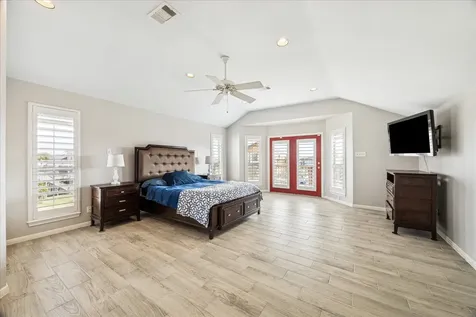 270 Isles End Road Tiki Island TX 77554