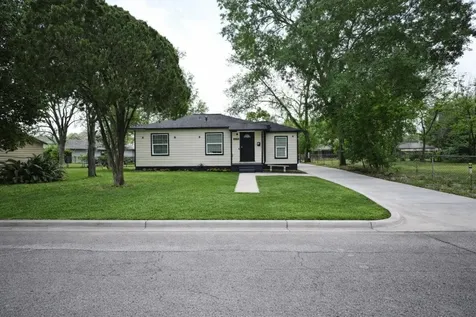 916 Parkway Street Baytown TX 77520