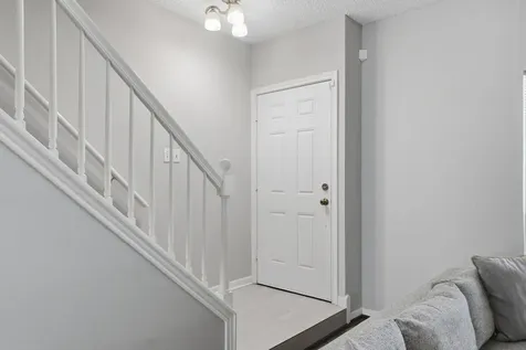 1011 Fountain View Drive Houston TX 77057