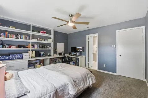 1011 Fountain View Drive Houston TX 77057