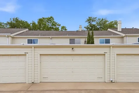 1011 Fountain View Drive Houston TX 77057
