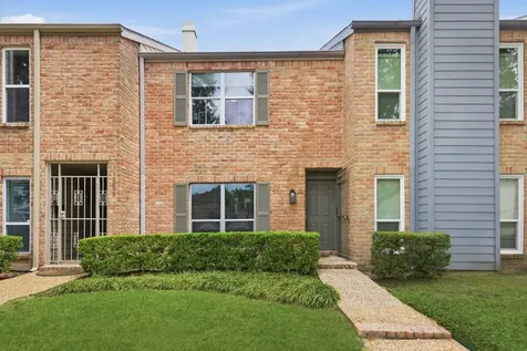 1011 Fountain View Drive Houston TX 77057