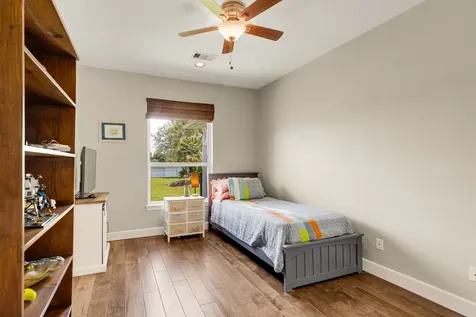 211 Lago Circle Drive N Santa Fe TX 77517