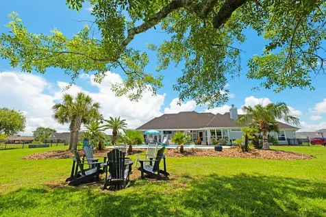 211 Lago Circle Drive N Santa Fe TX 77517
