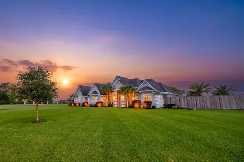 211 Lago Circle Drive N Santa Fe TX 77517