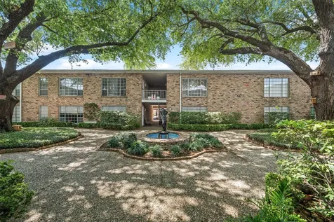 2101 Fountain View Drive 25c Houston TX 77057