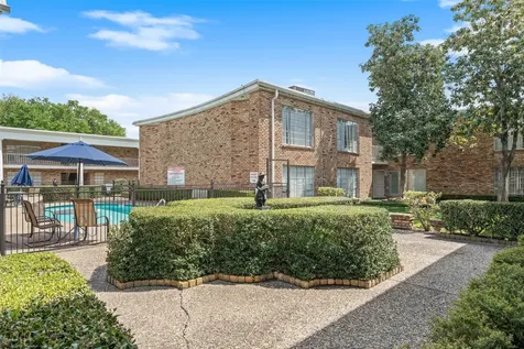 2101 Fountain View Drive 25c Houston TX 77057