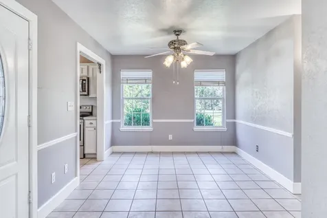 210 W Bell Street Fayetteville TX 78940