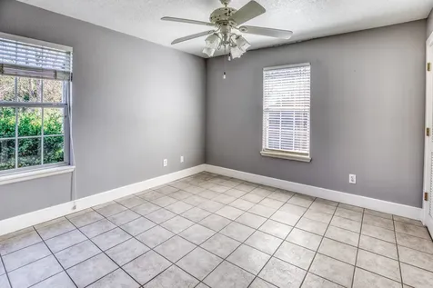 210 W Bell Street Fayetteville TX 78940