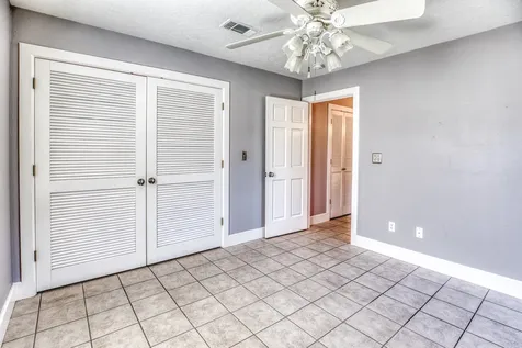 210 W Bell Street Fayetteville TX 78940