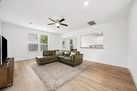 10122 Clearwick Street Houston TX 77034