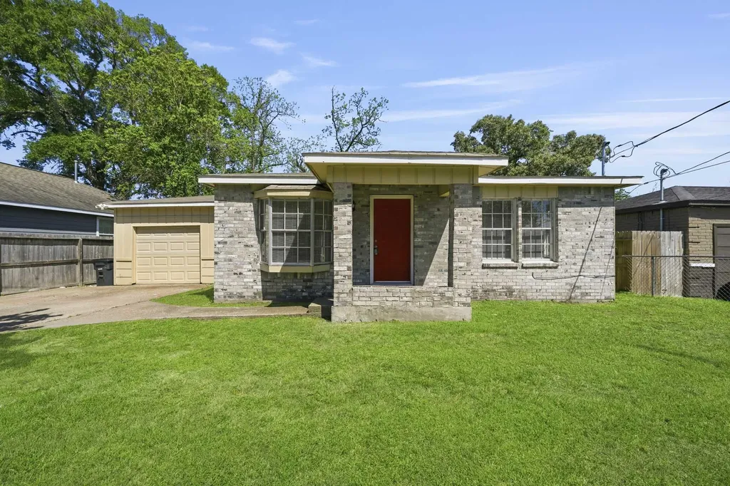 9418 Bertwood Street Houston TX 77016
