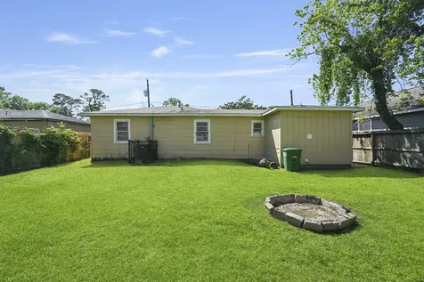 9418 Bertwood Street Houston TX 77016