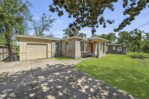 9418 Bertwood Street Houston TX 77016