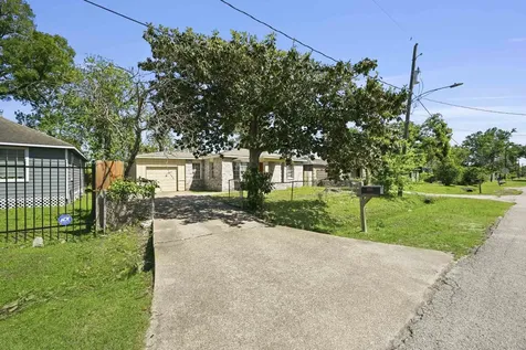 9418 Bertwood Street Houston TX 77016