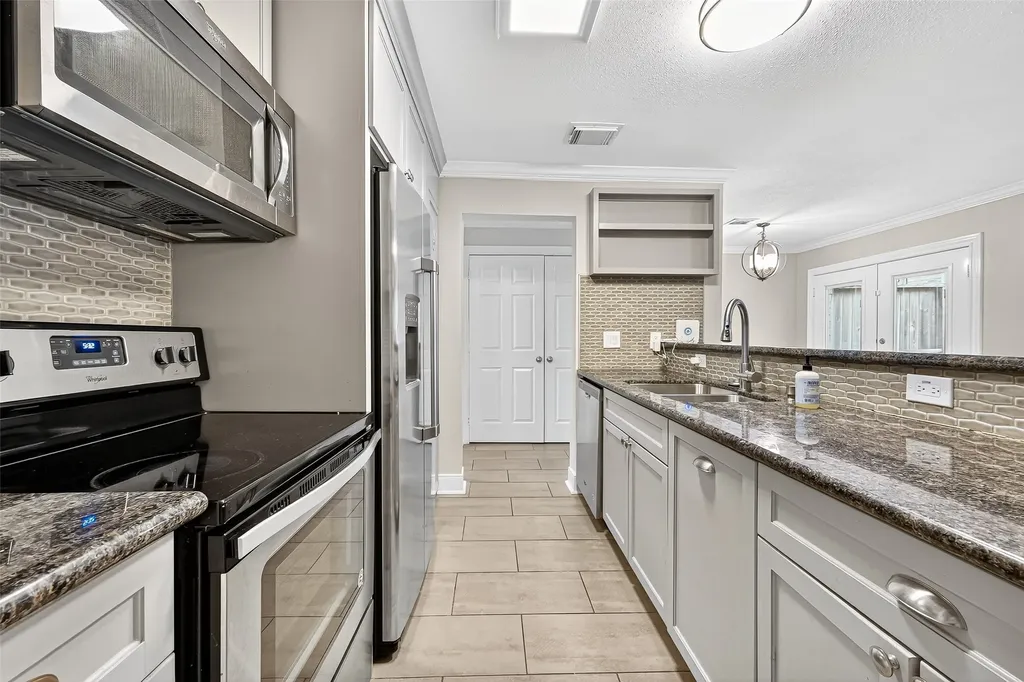 711 Worthshire Street Houston TX 77008