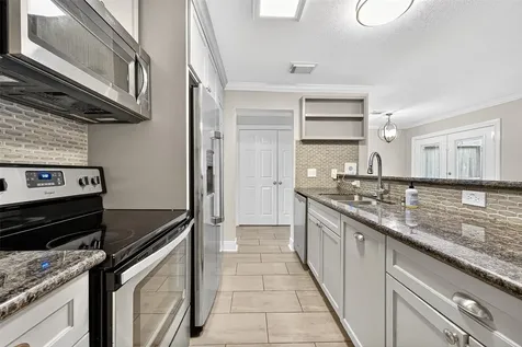 711 Worthshire Street Houston TX 77008