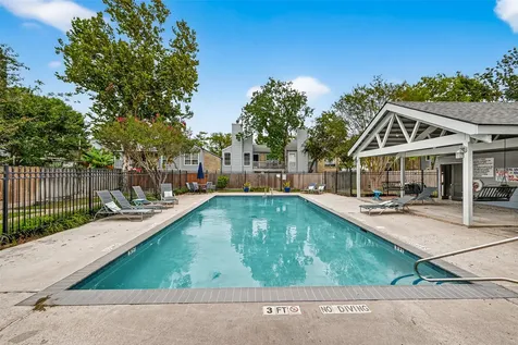 711 Worthshire Street Houston TX 77008