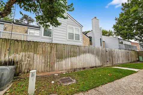 711 Worthshire Street Houston TX 77008