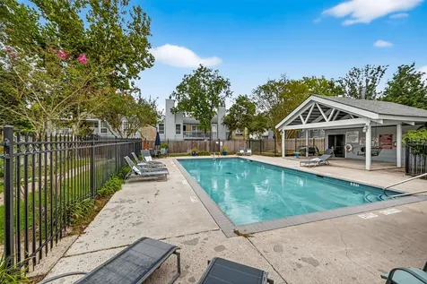 711 Worthshire Street Houston TX 77008