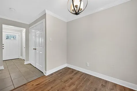 711 Worthshire Street Houston TX 77008