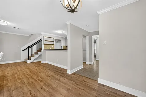 711 Worthshire Street Houston TX 77008