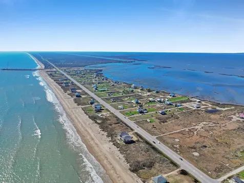 1067 Sea Gull Street Gilchrist TX 77617
