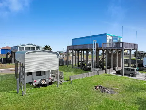 1067 Sea Gull Street Gilchrist TX 77617