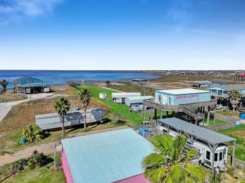 1067 Sea Gull Street Gilchrist TX 77617