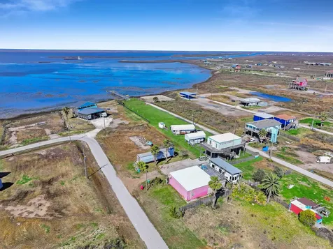 1067 Sea Gull Street Gilchrist TX 77617