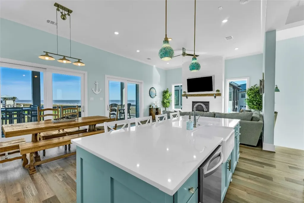 312 Seagrass Gilchrist TX 77617