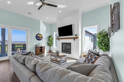 312 Seagrass Gilchrist TX 77617