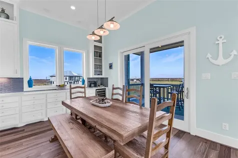 312 Seagrass Gilchrist TX 77617