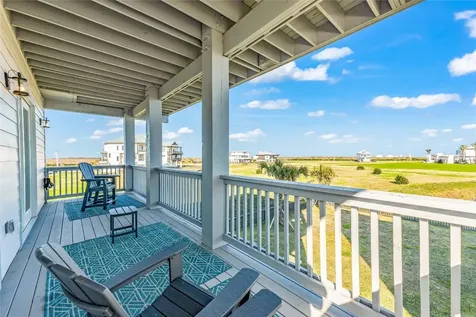 312 Seagrass Gilchrist TX 77617