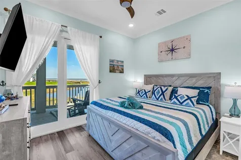 312 Seagrass Gilchrist TX 77617