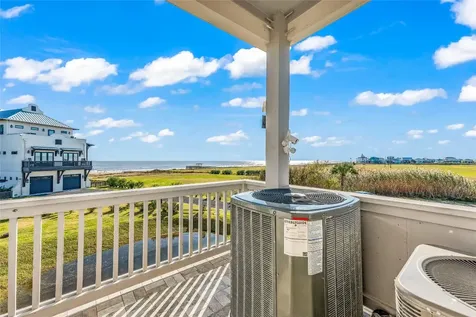 312 Seagrass Gilchrist TX 77617