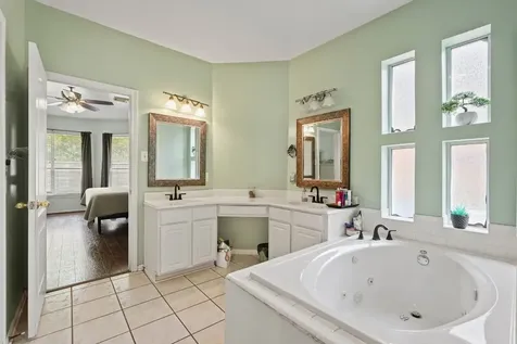 9434 Barretts Glen Ct Court Houston TX 77065